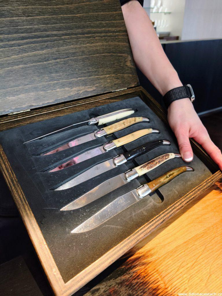 Field Restaurant: the guest can choose their own knife for the main meat course.