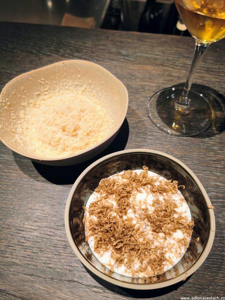 Restaurace Marie B: národní a zahraniční specialita.