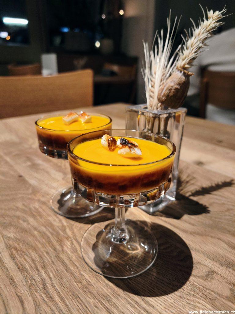 Vallmo Restaurant, pre-dessert: pumpkin, coffee, marshmallow. Vallmo Restaurant, pre-dessert: pumpkin, coffee, marshmallow.