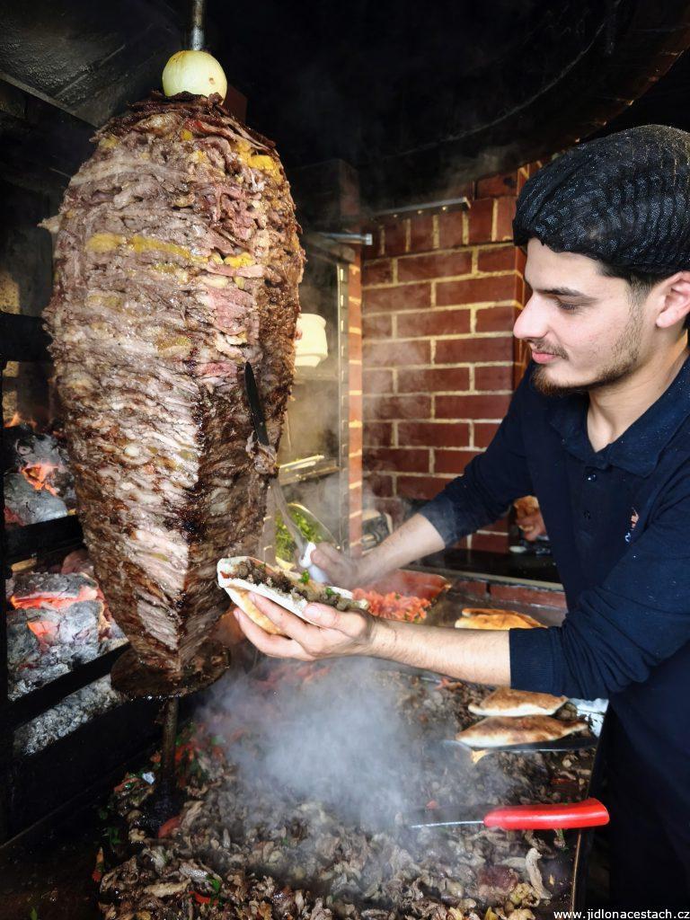 Iraqi guss: meat preparation on charcoal.