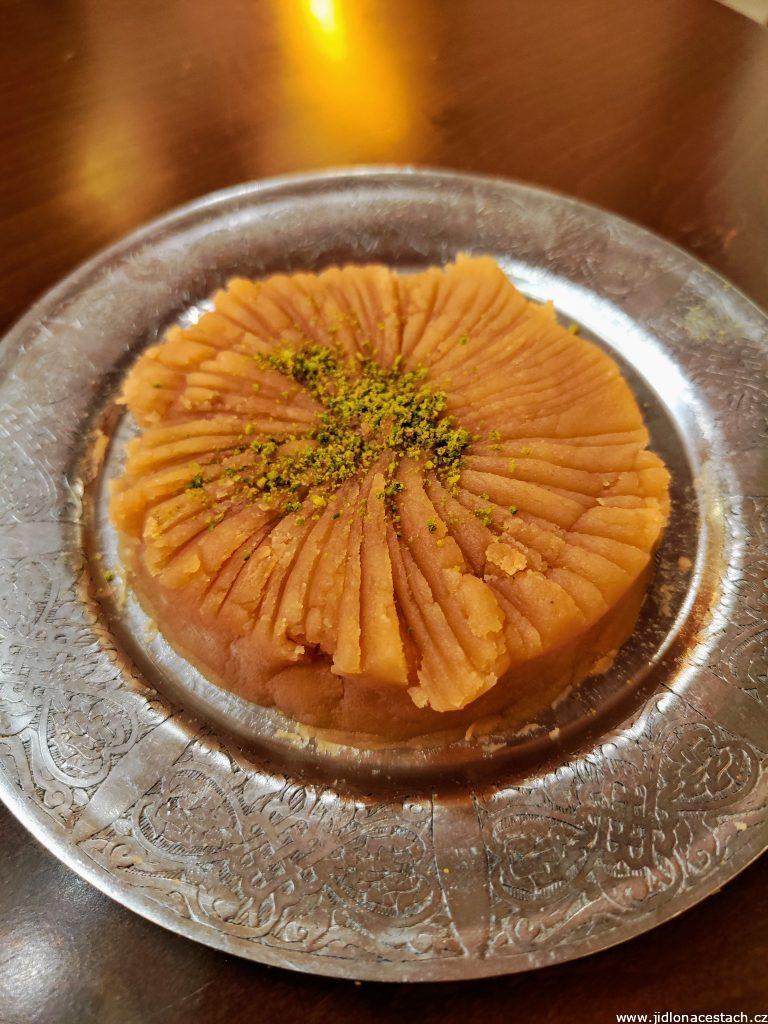 Konya höşmerim: dezert z kajmaku a pražené mouky.