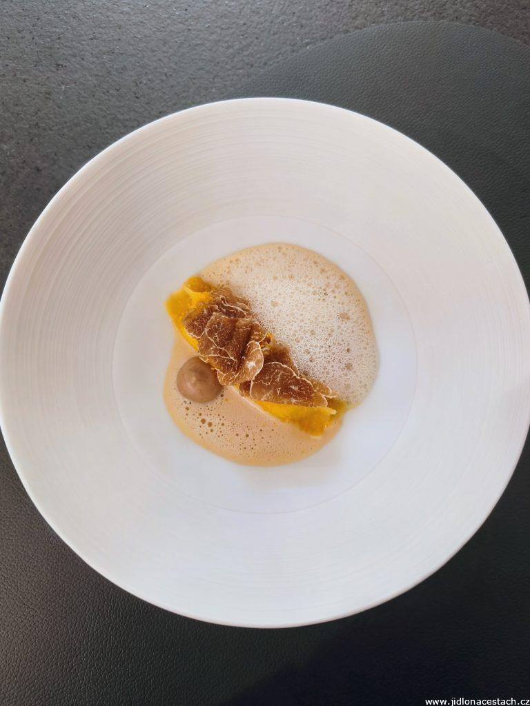 Papilio Restaurant: ravioli, white truffle, cheese, chestnuts. Papilio Restaurant: ravioli, white truffle, cheese, chestnuts.