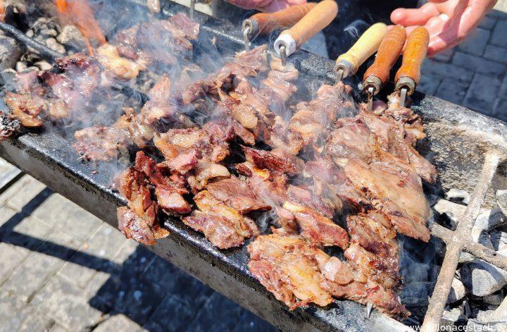 Cağ kebabı: turecký jahňací kebab