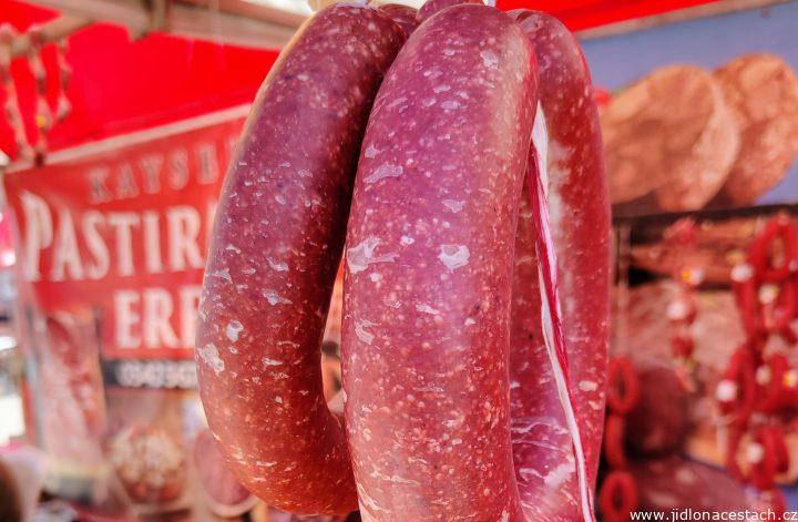 Sucuk: tradičná fermentovaná hovädzia klobása